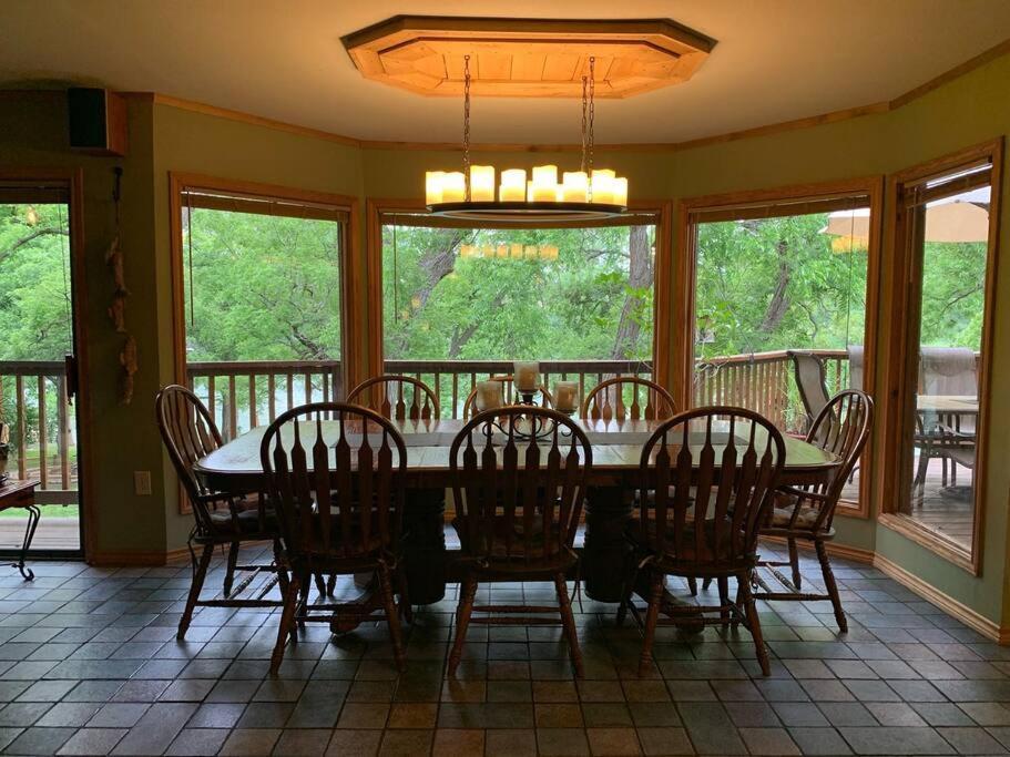 The River Haven - Sleeps 32 - On Guadalupe River Seguin Exterior foto