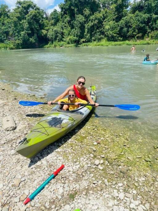 The River Haven - Sleeps 32 - On Guadalupe River Seguin Exterior foto
