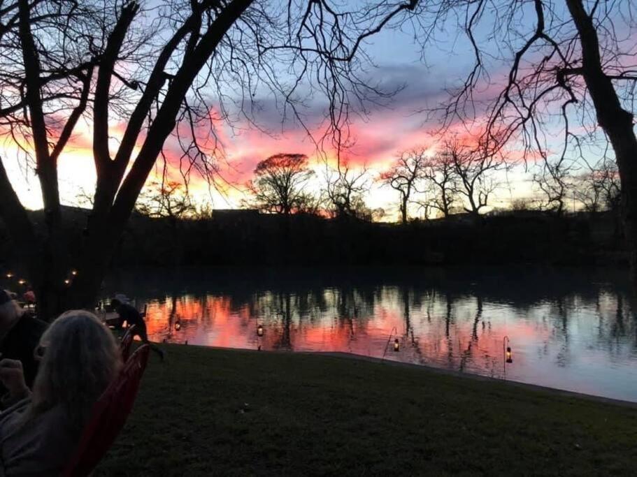 The River Haven - Sleeps 32 - On Guadalupe River Seguin Exterior foto