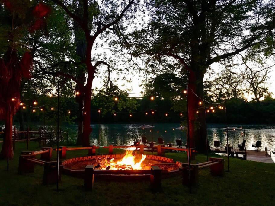 The River Haven - Sleeps 32 - On Guadalupe River Seguin Exterior foto